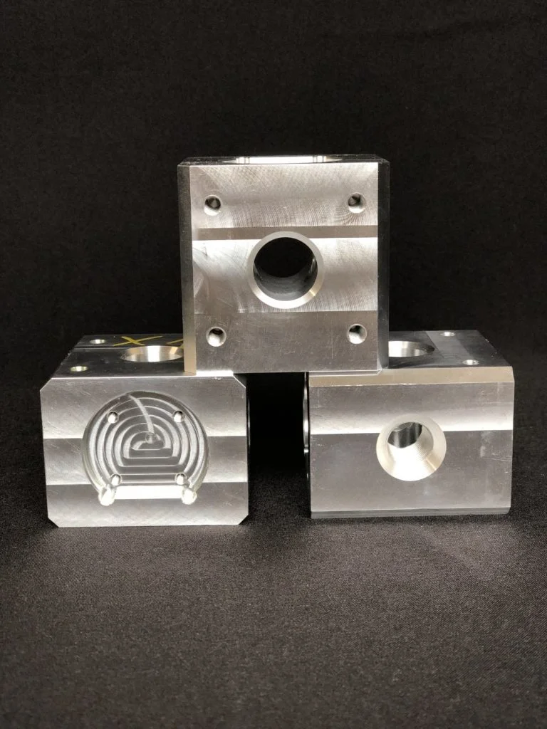 Blocs métalliques