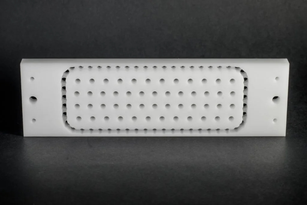 Grille de trous.